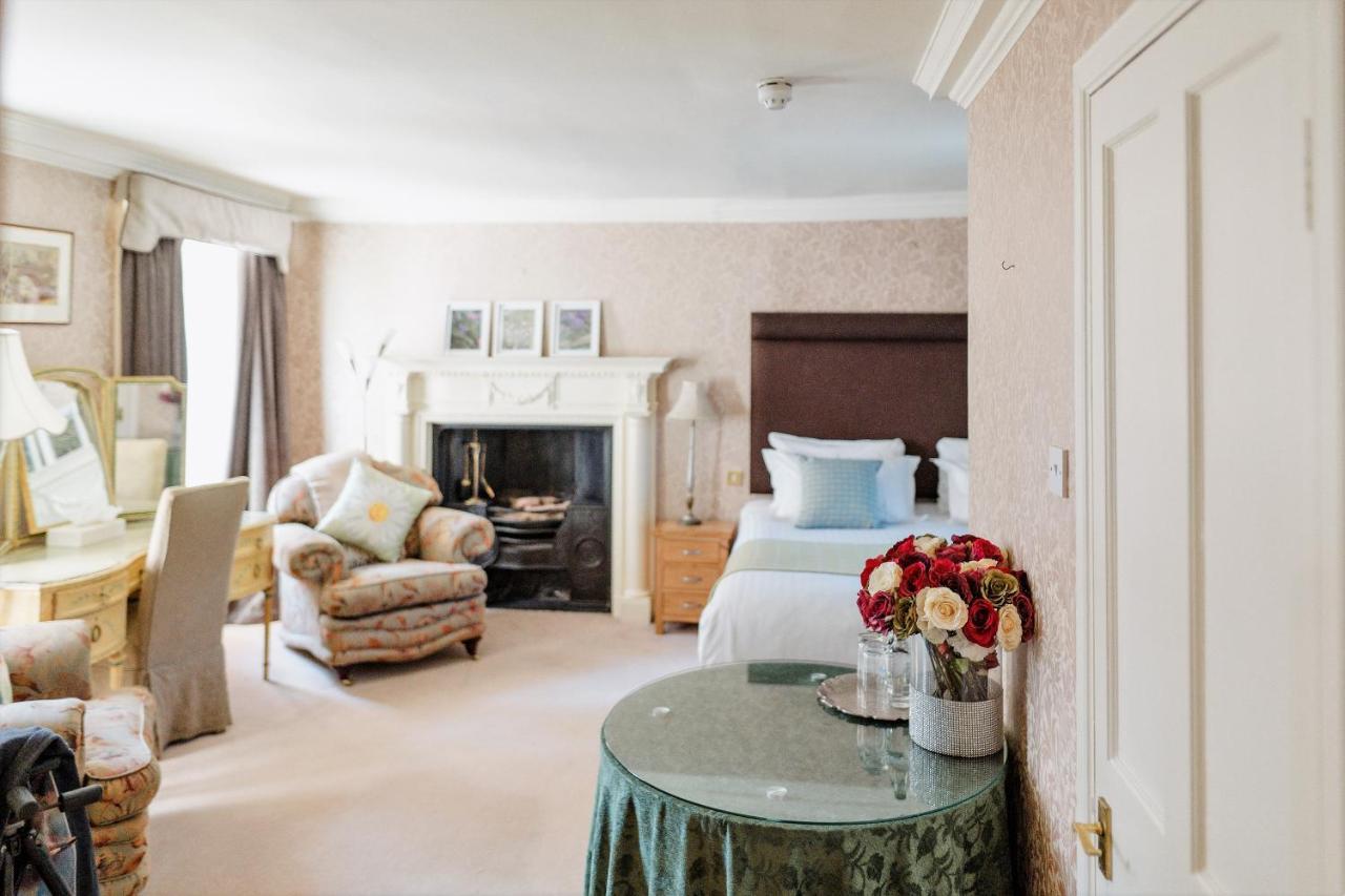 Roman Camp Country House Hotel 칼란더 외부 사진
