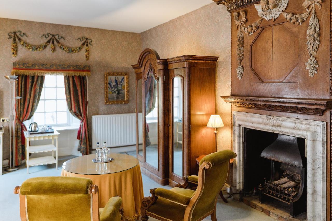 Roman Camp Country House Hotel 칼란더 외부 사진